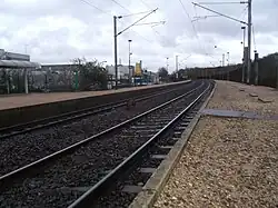 voies et quais en direction de Creil