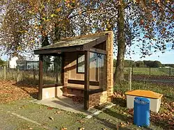 L’abri pour voyageurs du quai pour Limoges en 2015.