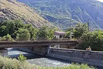Le pont-rail au-dessus de l'Arvan