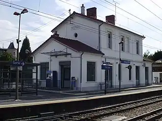 Bâtiment vu du quai.