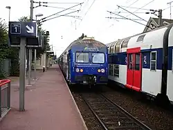 Trains en gare, constitués de VB 2N et de Z 20500.