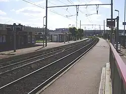 Quais et voies en regardant vers Saint-Cyr.