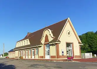 Façade extérieure rénovée en 2011.