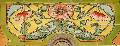 Céramique aux pavots.