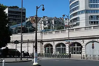 No&nbsp;6 : gare de l'avenue du Président-Kennedy.