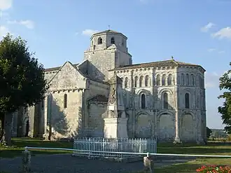 Église romane.