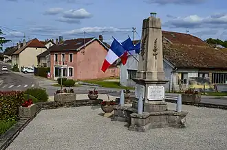 Le monument aux morts.