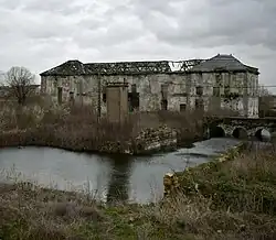 Photographie du château du Génitois en 2020 en ruines.