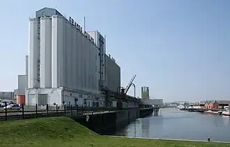 Silos desGrands Moulins de Paris.
