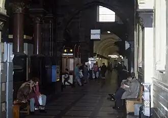 Salle des pas perdus (1992).