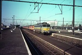 Train à quai (1982).