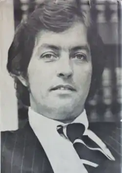 Description de l'image George V. Higgins (1975).png.