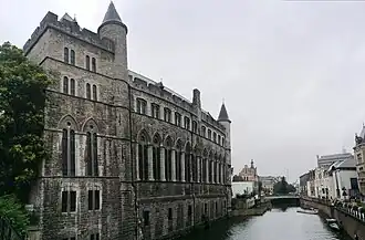 Le château de Gérard le Diable, au bord de l'ancien Escaut.