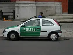 Corsa C en tant que voiture de police à Berlin