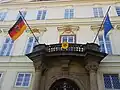 Balcon du palais, drapeaux de l'Allemagne et de l'Union européenne