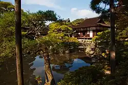 L'étang devant le Tōgudo.