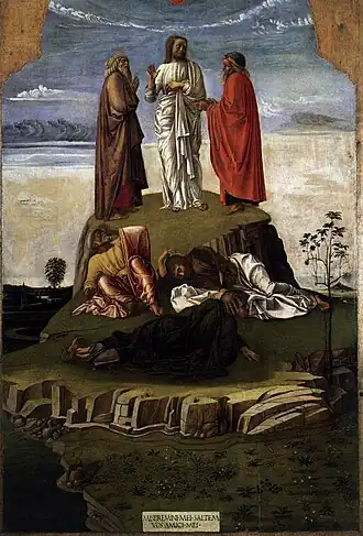 Image d'une peinture montrant Élie et Moïse sur le Mont Thabor de part et d'autre du Christ vêtu d'une robe d'un blanc nacré, tandis qu'en dessous d'eux se trouvent les disciples Pierre, Jacques et Jean, aveuglés par la vision.