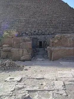 Couloir latéral nord du temple funéraire donnant accès à la chapelle du culte de Mykérinos.