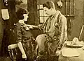 Go West, Young Man (1918), avec Ora Carew&nbsp;(en) et Tom Moore