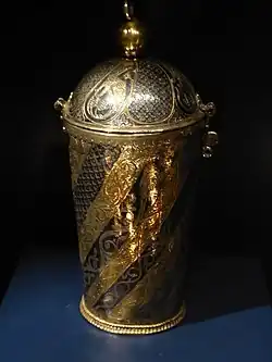 Gobelet dit de « sainte Marie d'Oignies », faisant partie du trésor d'Hugo d'Oignies.