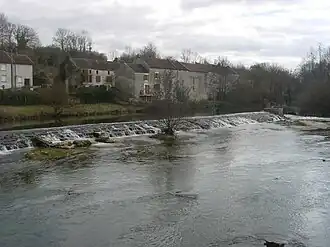 Le déversoir en hiver.