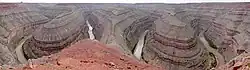 Méandres encaissés de la rivière San Juan dans le parc de Goosenecks, Utah.
