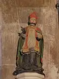 Statue d'un saint évêque.