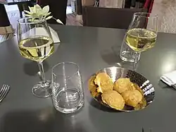 Gougères et chassagne-montrachet (AOC)