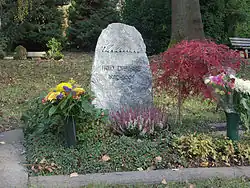 La tombe de Fred Delmare au cimetière sud de Leipzig