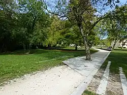 Parc de Pelissey le long de la rive droite à Gradignan.