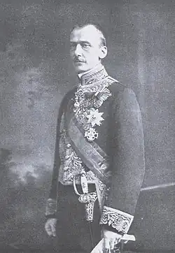 portrait d'un homme en uniforme de parade