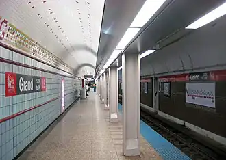 Image illustrative de l’article Grand (ligne rouge du métro de Chicago)