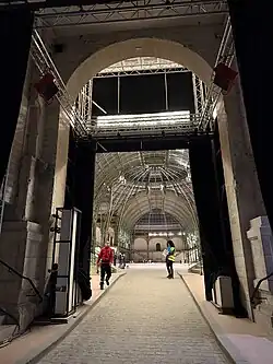 Entrée cour de la Reine.