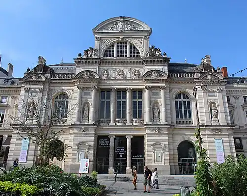 Façade du Grand Théâtre d'Angers.