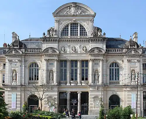 Description de cette image, également commentée ci-après