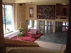 Hall de l'ambassade de France à Ottawa, mobilier et aménagement par Marc du Plantier tapisserie par Marcel Gromaire