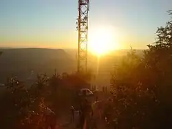Fin de l'ascension de la Pouncho d'Agast (839&nbsp;m), dernière grande difficulté du parcours sur le Grand Trail des Templiers 2018