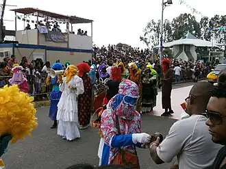 Des Touloulous qui défilent pendant la Grande Parade de Kourou.