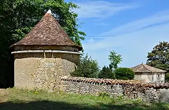 La Bréchinie : le pigeonnier, à l'est du château.