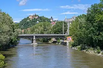 Rivière Mur avec le Schlossberg.