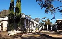 Ambassade à Canberra.