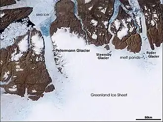 Vue satellite de la région du glacier.