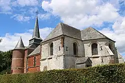 L'église fortifiée.
