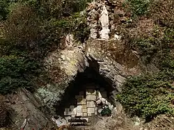 Grotte de Lourdes au château de la Villejégu.