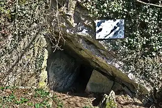 Grotte ossuaire en Les Avins