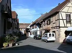 Des maisons anciennes à colombages.