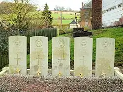 Tombes de soldats alliés.