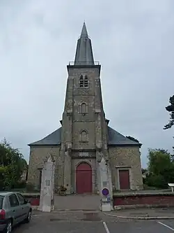 L’église Saint-Pierre-ès-Liens.