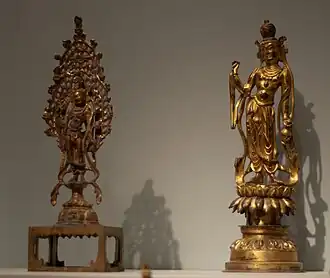 Deux figures du bodhisattva Avalokitesvara, légèrement féminisé ( Guanyin chinois). Vers 650. Bronze doré. San Francisco, The Asian Museum of Art