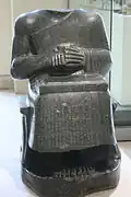 Statue acéphale de Gudea assis, dite à l'« architecte avec plan », musée du Louvre.